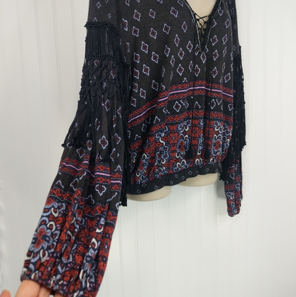 FREE PEOPLE Macra Maze Me Fringed Peasant Top XS - Picture 9 of 16